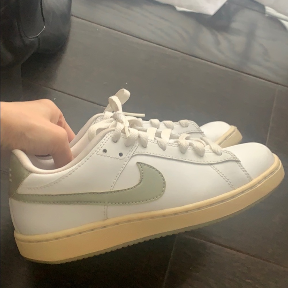 Nike white sneaker